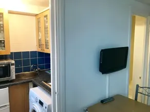 Cosy Apt Chelsea Cloister - Image 2
