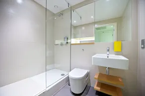 Staycity Aparthotels London Heathrow - Image 4