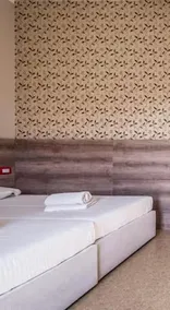 Inn Hotel - Image 3