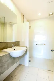 OYO 338 V-Twin Donjan Service Apartment - Image 4