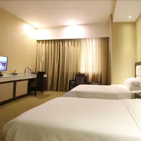 Ziyunge Hotel (Wuzhou Qilou Town) - Image 4