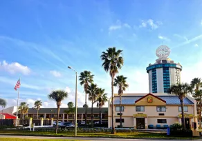 Super 8 by Wyndham Orlando International Drive - Image 5