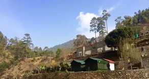 Camp Pine Riviera - Image 5