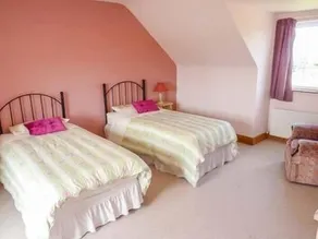 Reeks Cottage - Image 2