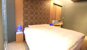 Bollinger Hotel - Image 2