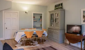 2 Bedroom Apartment in Stockbridge - Image 4