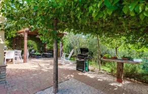 Stunning Home in Arcevia With 2 Bedrooms, Wifi and Outdoor Swimming Pool - Image 4