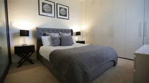 Spacious Apartment Close to Sydney CBD - Image 2