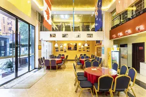 Happy Hotel - Image 4