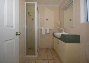Jade Waters Luxury Apartments - Image 2