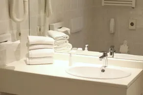 Js Hotel Epen - Image 4