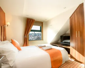 Newcastle Jesmond Hotel - Image 2