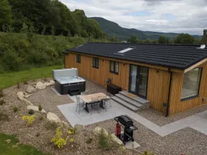 Lyon Lodge, Sleep 6, Private hot Tub, pet Friendly - Image 2