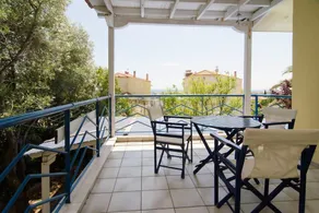 Amazing Villa with a large yard - Image 4