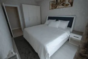 Stylish 2-bedroom Apartment Near Mall of Istanbul - Image 2
