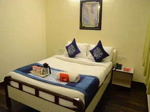 Lions Den Hotel by OYO Rooms - Image 2