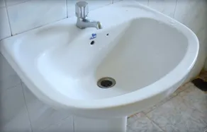 Avinro Garden Hotel - Image 5