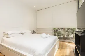 Two Storey Lux Apartment Near CBD - Image 3