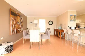 Bar Beach House - Image 3