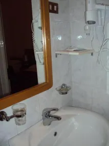 Hotel Mirage - Image 3