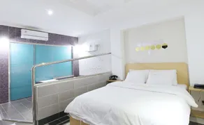 S Hotel - Image 3