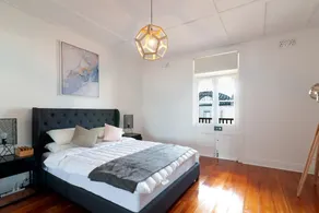 Luxurious Historic Home With Harbour Bridge Views - Image 3
