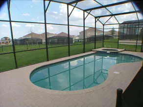 Villa avec jardin, piscine privée et jacuzzi | Vue jardin - Image 4