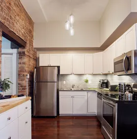 416A Waldburg st · Newly Renovated 1920's Historic District Apt - Image 5
