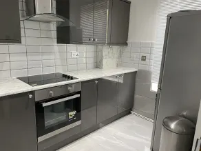 Luxurious 2-bed Apartment in Woolwich, London - Image 3