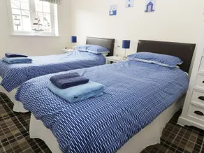 Holly Cottage - Image 2