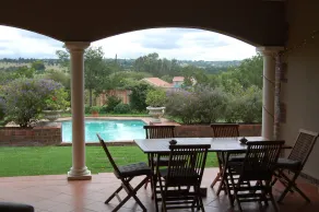 Maple Manor Guest House - Image 2