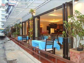 Sooksabai Jomtien Beach Hotel - Image 3