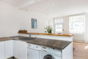 3-bed Mews House, Battersea - Image 4