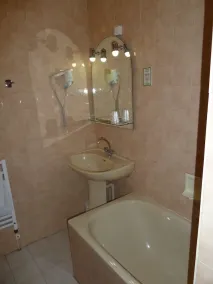 Hotel Des Lilas - Image 5
