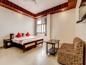 Vishwakarma Palace by OYO Rooms - Image 3