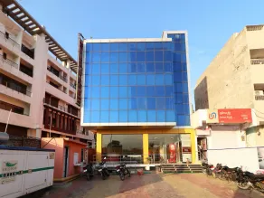 Hotel Star by OYO Rooms - Image 5