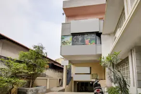 Apple Door Service Apartment - Image 4