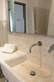 Demilmar Luxury Suites - Image 2