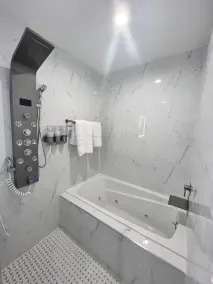 OMEO SUITES - Image 5