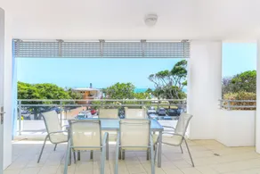 Azura Ocean View Holiday Apartment - Image 4