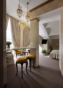 Iris Art Hotel - Image 5