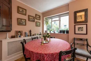 Elegant 2BR flat with garden, close to Battersea Park - Image 2