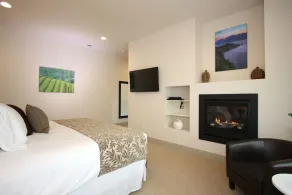 Vineyard View Inn - Image 2