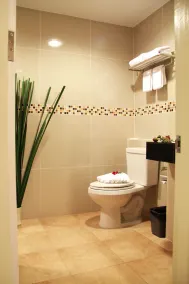 101 Holiday Suite Bangkok - Image 3