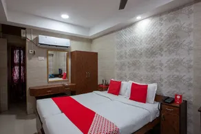 Hotel Sudha Inn by OYO Rooms - Image 2