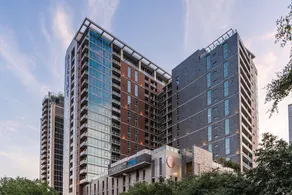 Locale Dallas - Victory Park - Image 3