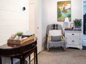 Cosy 2 Bedroom House With Backyard Garden - Image 2