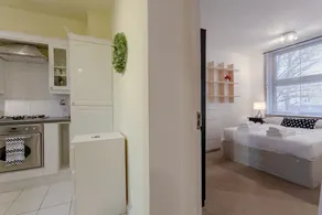 2 Bedroom Apartment in Wapping - Image 4