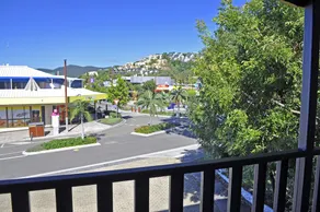 Colonial Court Holiday Apartments - Image 5