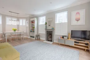 Kings Cross House Sleeps 6 - Image 2